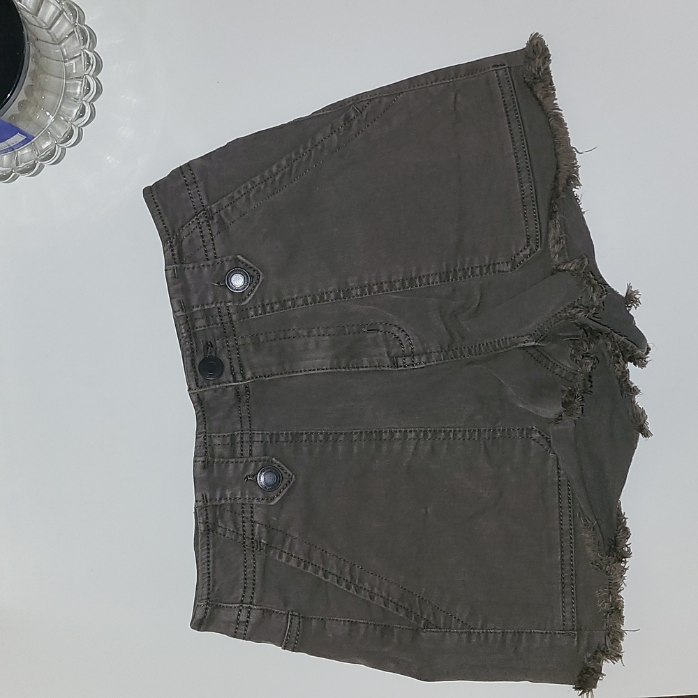 Never worn*SO high waisted shorts, army green, sz 26/3